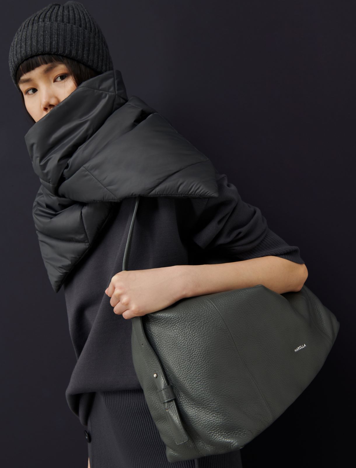 Quilted scarf , dark grey | Marella