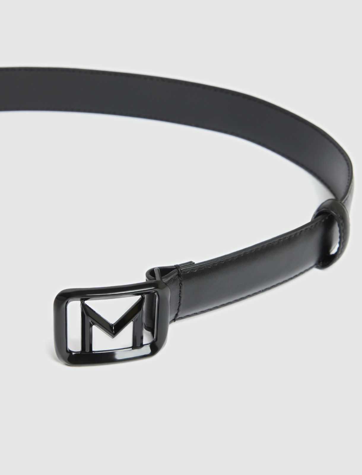 Painted M buckle-adorned belt - Black - 2