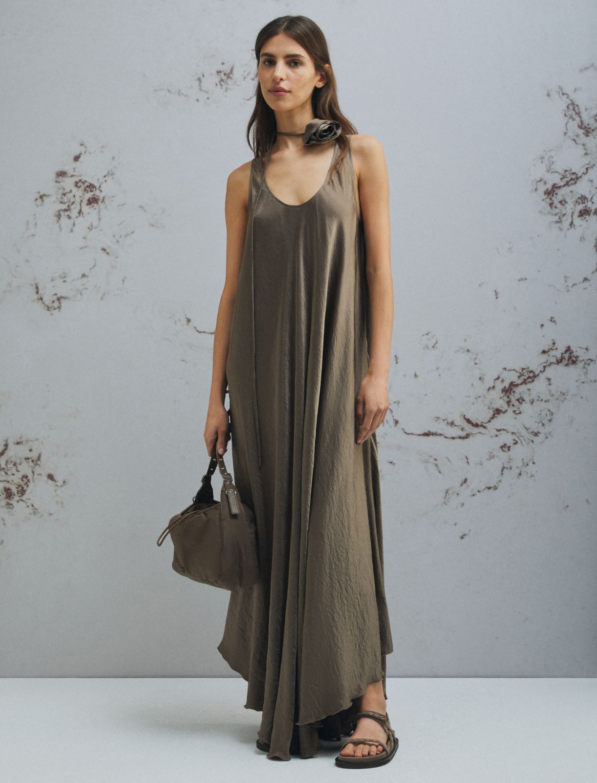 Sukienka z gniecionego twillu - BRĄZOWY - Marella - 2