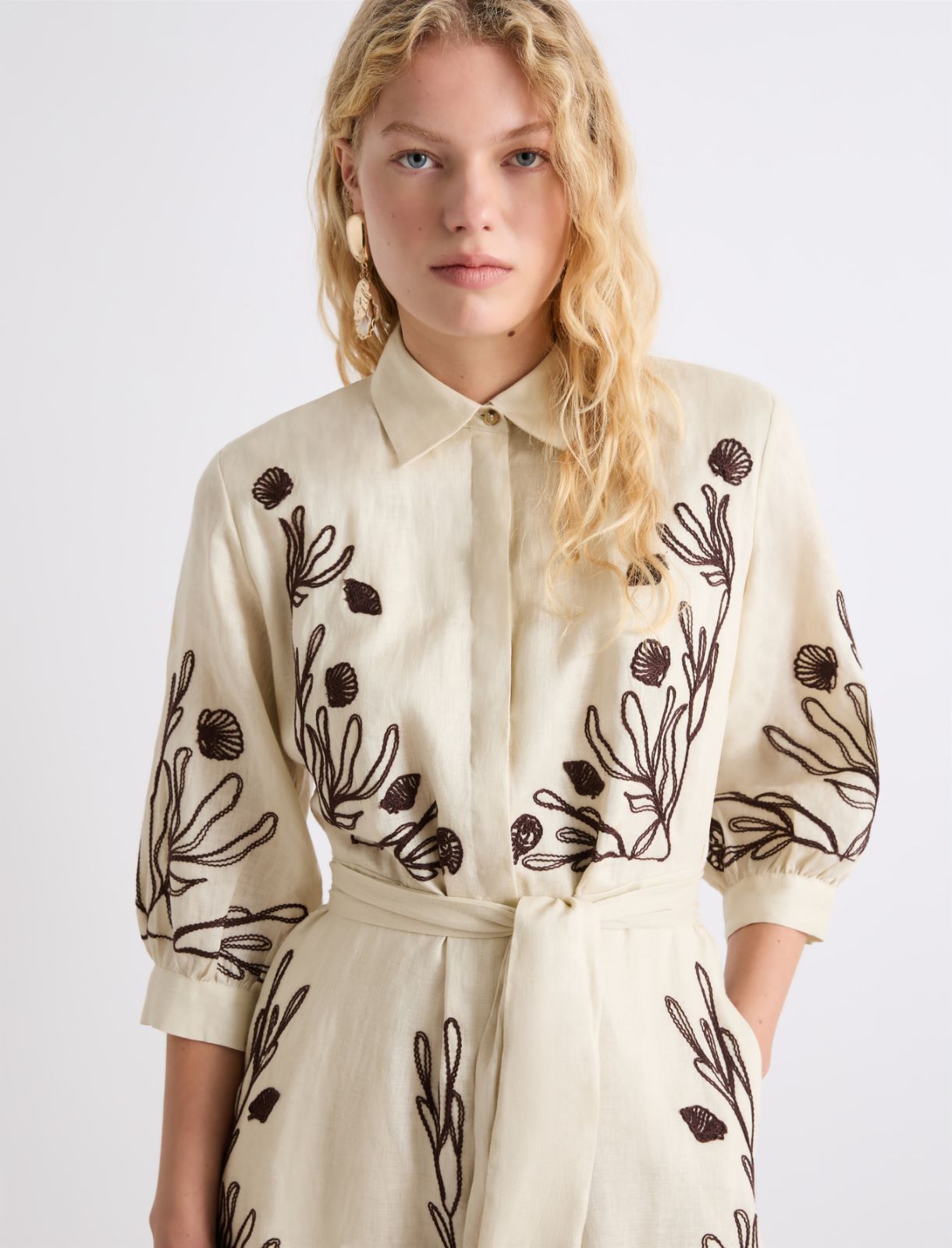 Kleid aus Leinen mit Stickerei - SAHNE - Marella - 5