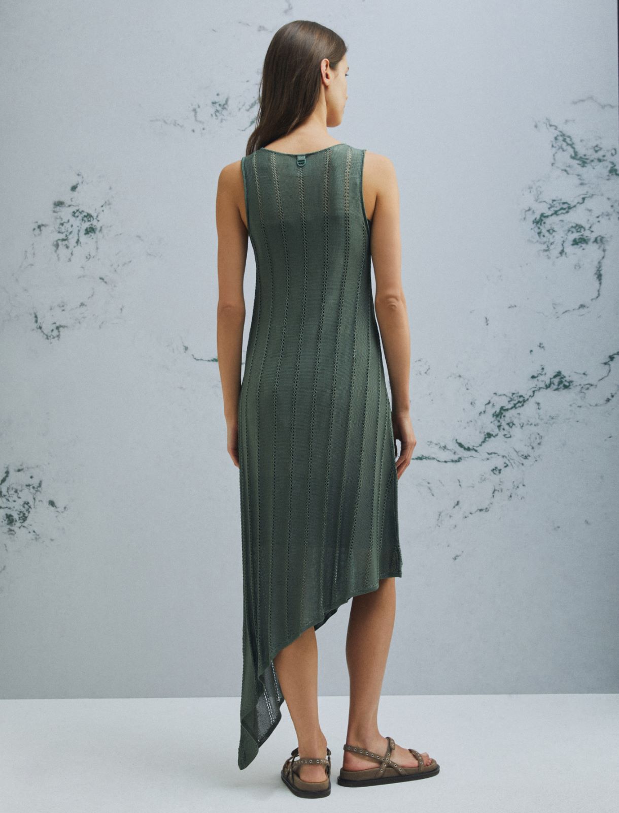 Asymetryczna dzianinowa sukienka z ażurem - ZIELONY - Marella - 3