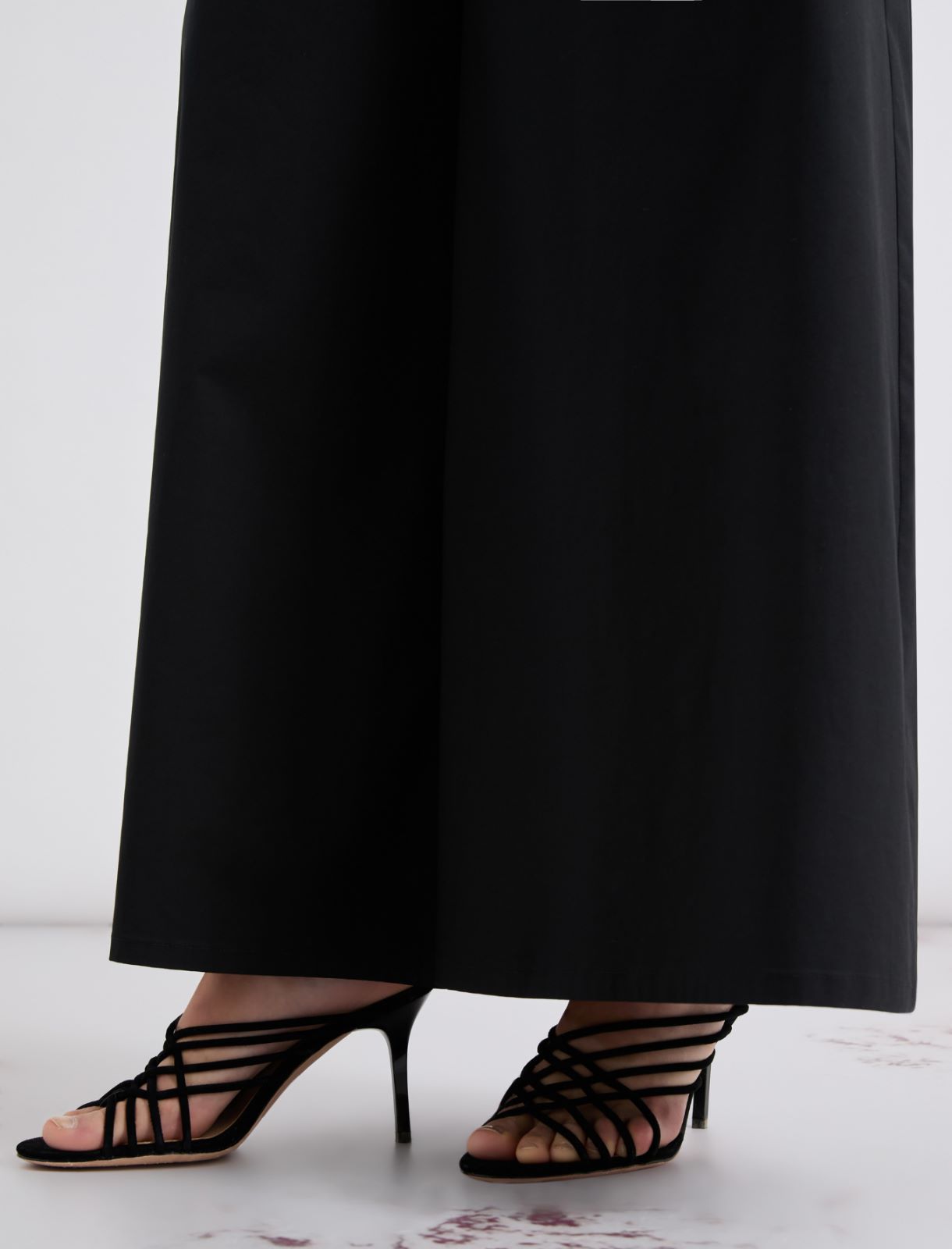 Zamszowe sandały mule - CZARNY - Marella - 5