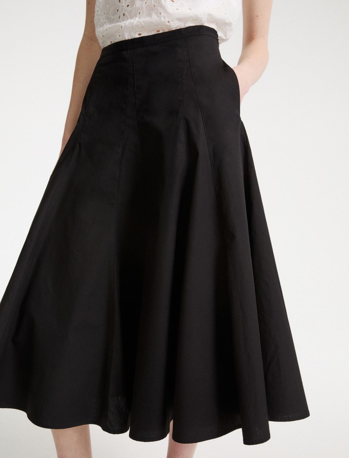 Rozkloszowana popelinowa spódnica - Czarny - Marella - 5