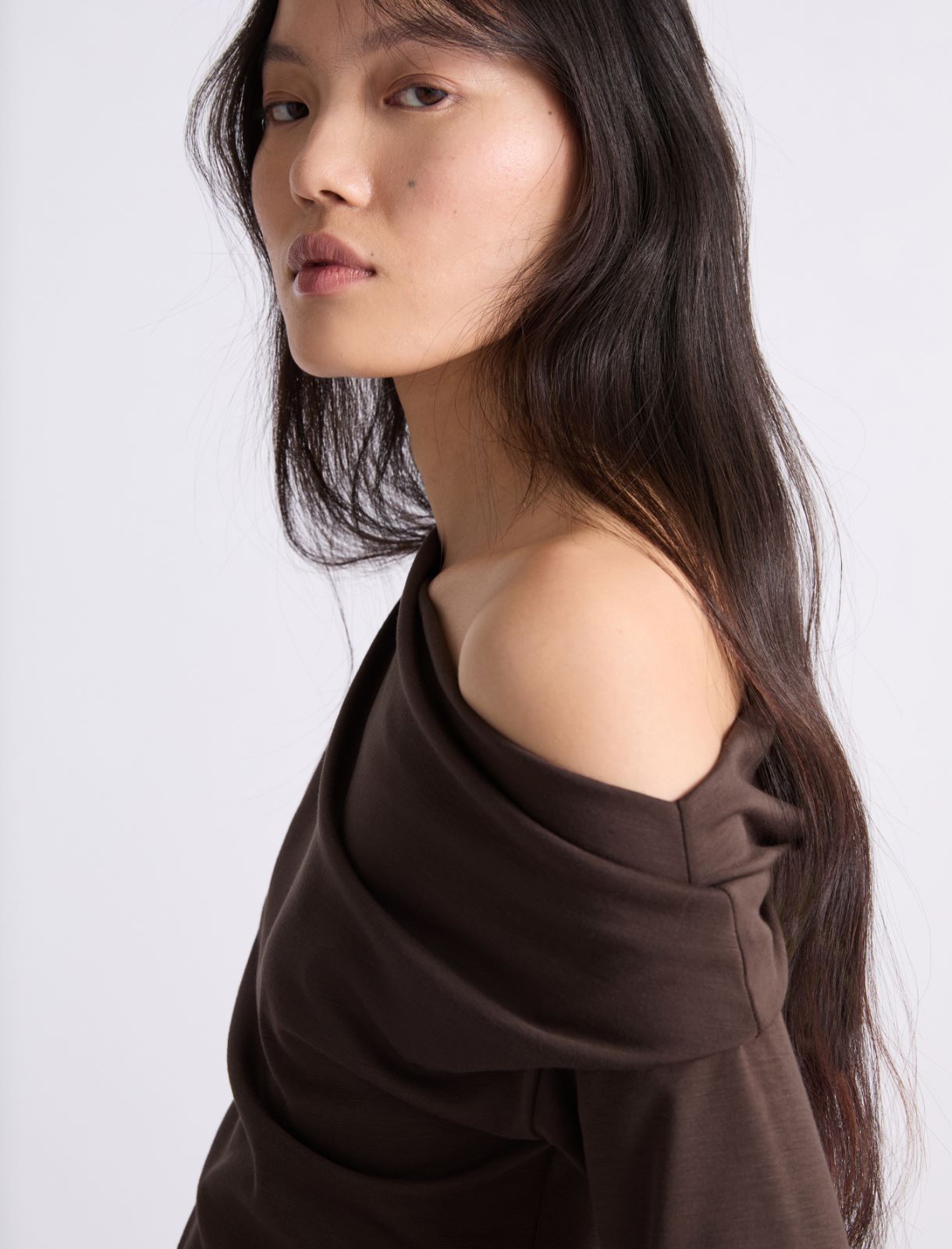 T-shirt à encolure asymétrique - CHOCOLAT - Marella - 5