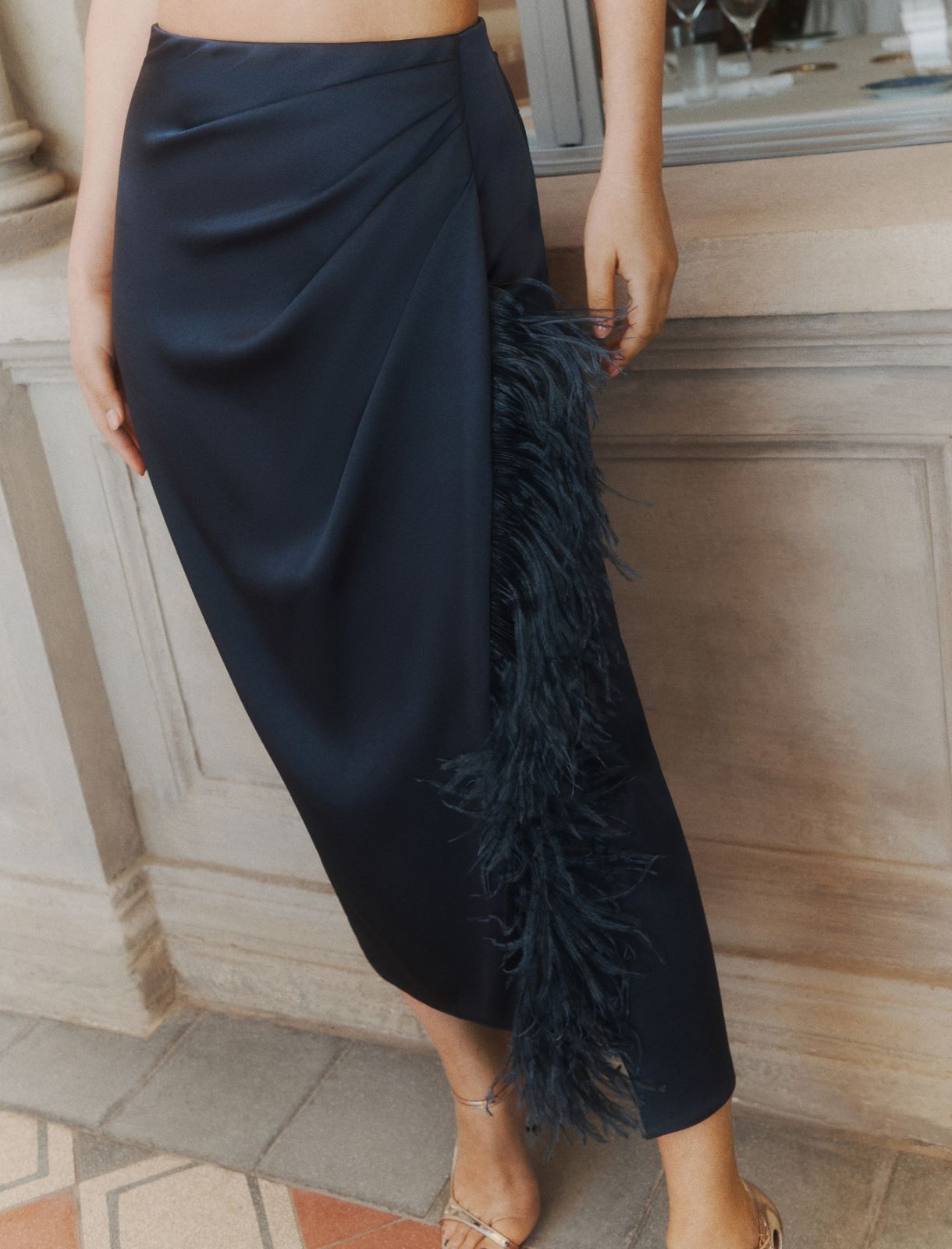 Gonna a tubino in satin con piume - AVIAZIONE - Marella - 5
