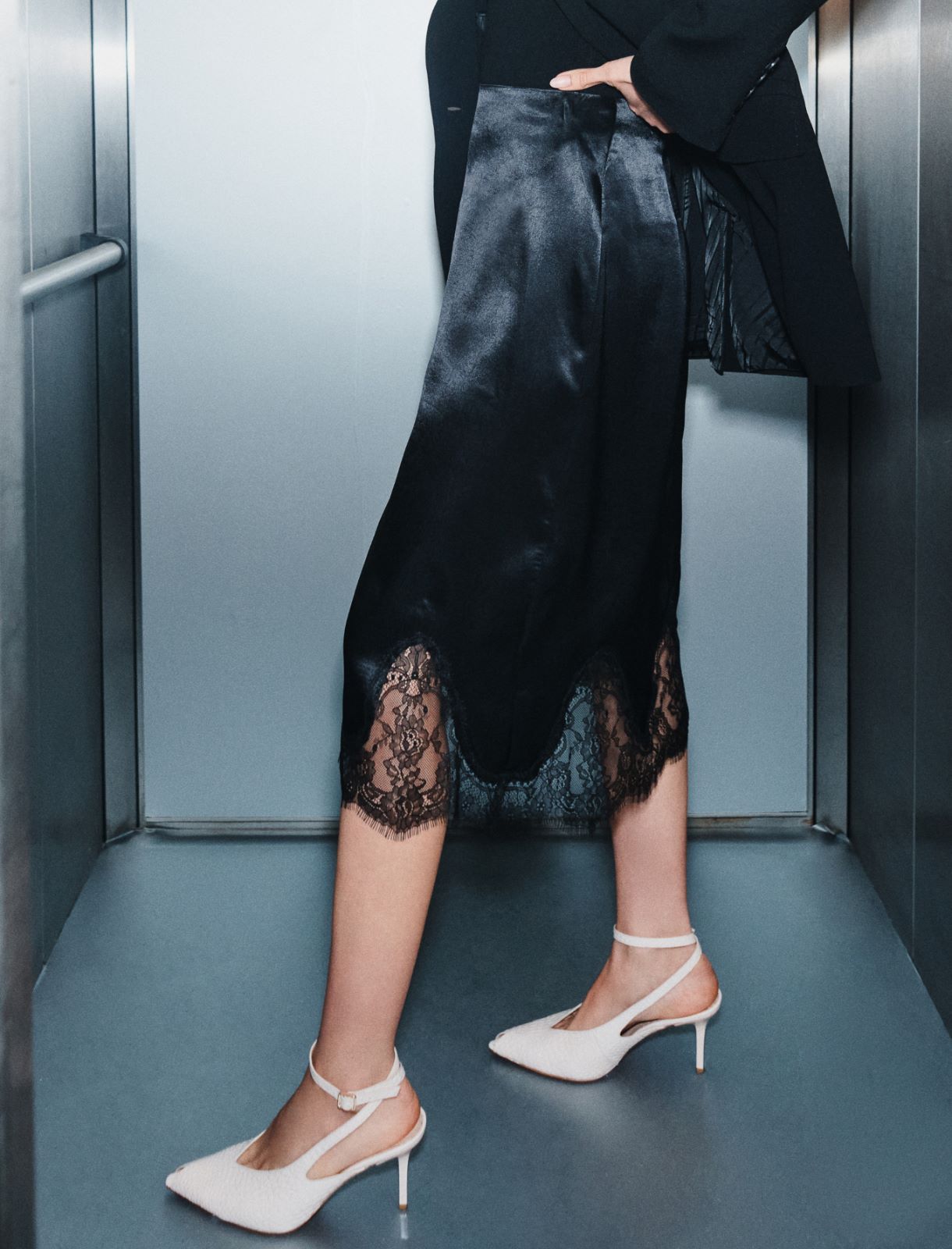 Jupe en satin ornée de dentelle - NOIR - Marella - 5