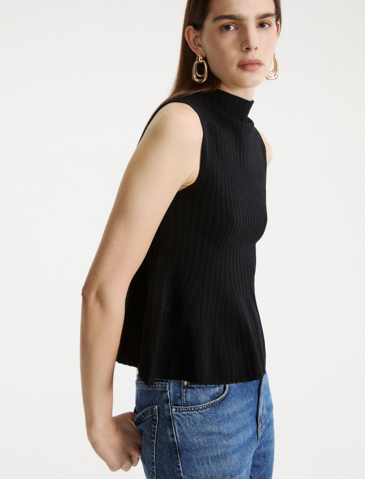 Top sin mangas fit and flare - NEGRO - Marella - 5